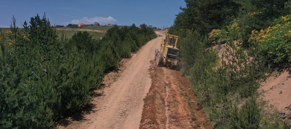YAYLA TURİZMİ İÇİN ÇAMBAŞI OBA YOLLARI ONARILIYOR