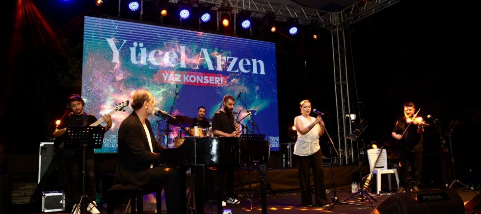 YÜCEL ARZEN’DEN UNUTULMAZ BİR MÜZİK ŞÖLENİ